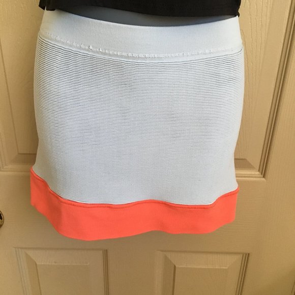 BCBGeneration Beautiful Textured Bandage Pencil Power Mini NWT - Picture 5 of 9